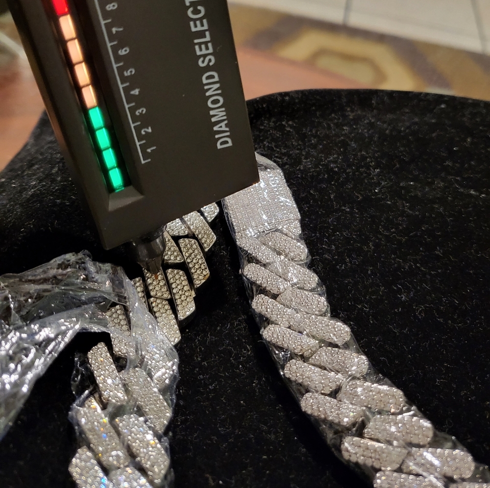 VVS1 MOISSANITE 22 MM, 20INCH CHAIN AND 20MM, 8INCH BRACELET SET FOR SALE.